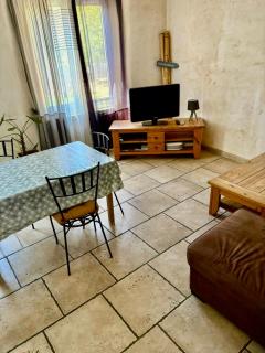 Charming Village House in the Heart of Isle-sur-la-Sorgue - 6