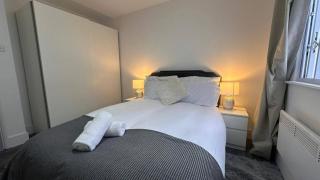 Apartment - Sleeps 4 - City Base - District Line - 5