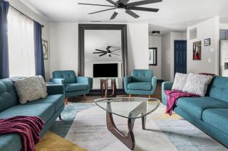 NEW Mid-Century Modern Retreat near 3 sisterSpring - 5