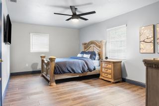 NEW Mid-Century Modern Retreat near 3 sisterSpring - 4