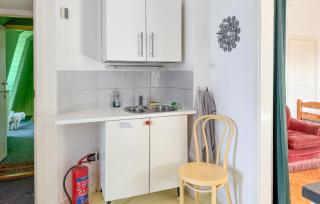 Gorgeous Apartment In Högsby With Wifi - 3