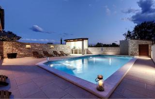 Stunning Home In Segotici - 3