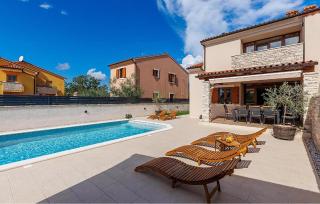 Stunning Home In Segotici - 1