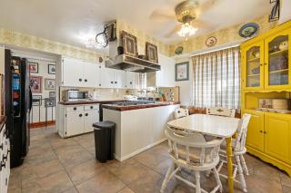 Stay at Grandmas Entire Home with Yard & Balcony - 5