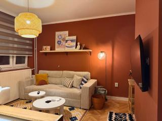 Square One APT - 3