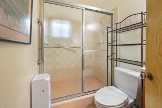 Private Spacious Full Bed Studio - 6