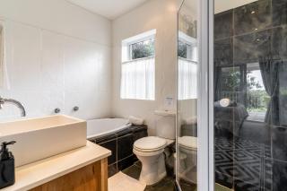 Lil Easy family home in Scarborough - 5