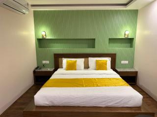 Luxe Haven Residency - 8