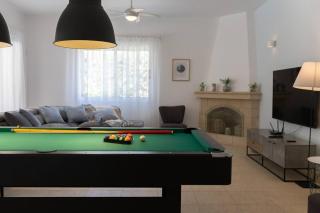 Villa Sapphire - Luxury 5BR Designer Retreat with a Private Swimming Pool - 1