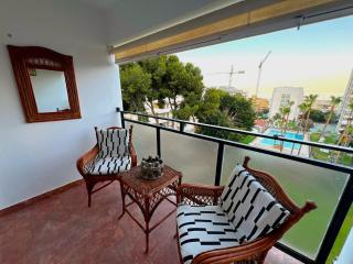 Evans Realty CB Balcón vistas al mar y piscina - 4