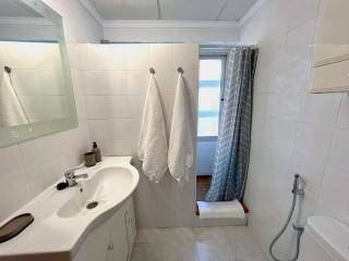 Evans Realty CB Balcón vistas al mar y piscina - 3