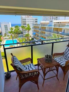 Evans Realty CB Balcón vistas al mar y piscina - 9