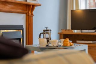 Top Step Cottage - 1