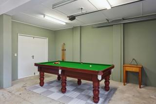 Lake Coogee Retreat - Spacious 4BR with Spa & Near Beach - 7