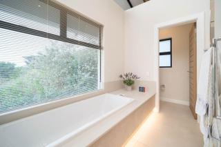 Seamless Luxury Living - 9