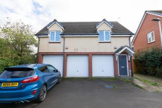 Beach Breeze – Family 2-Bed Home in Barry - 9