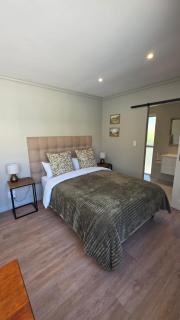 Camellia Cottage - Pool Room - 5