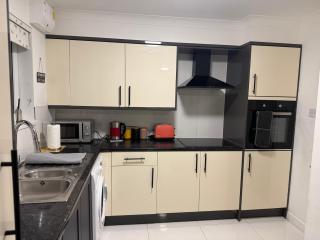 Ibate Apartment, Basildon Essex - 7