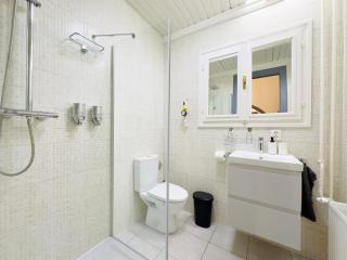 Rose House - Modern 5BR Home in Central Budapest AC - 5