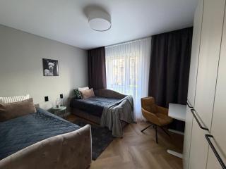Two bedroom LUXURIOUS Spacios Apartment - 3