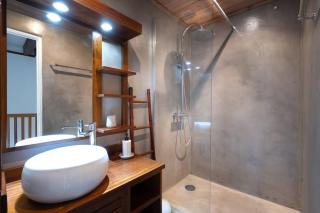 COTTAGE OCEAN classé 3 étoiles - 4 à 6 personnes - 2 chb - Accès direct à la plage et à l'esplanade de Boucan Canot avec ses bars et restaurants - 3