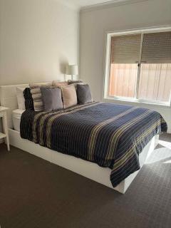 Modern, Central Gather Round Getaway in Tranmere - 3