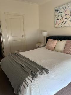 Modern, Central Gather Round Getaway in Tranmere - 2