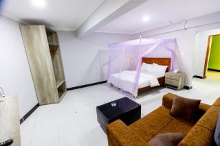 Jade Inn - 5