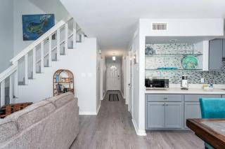 Bayside Paradise 4BR Home with Patio & Games Room - Port Isabel - 2