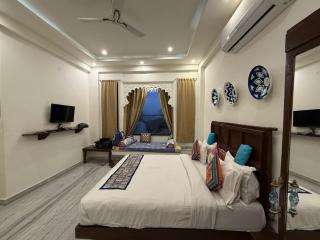 Nirvana Haveli by the Lake - 2