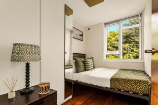 Stylish 5-Bedroom London Retreat - 1