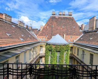 1BR Stylish Apartment with City Views & AC - Purple Skyline - 1