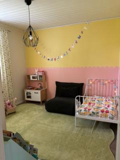 Spacious and cozy family-friendly wooden house - 9