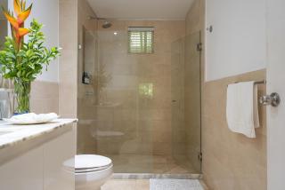 Walled City apt- Rooftop Pool & Private Garden - 6
