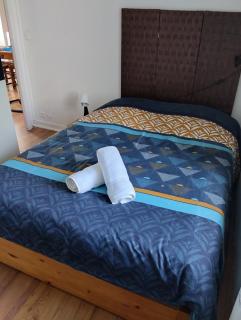 Les 4c-calm-central-close to Prenois circuit - 2