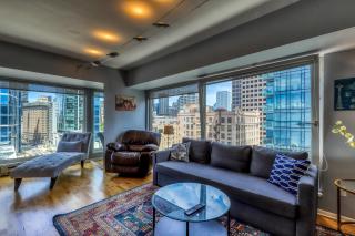 Newmark Tower Seattle Suite - 9