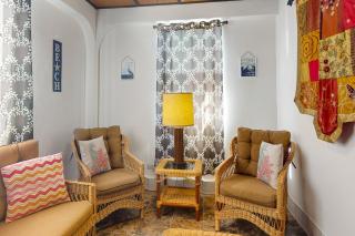 Sunset King Suite at Hummingbird Home Suites Gold Standard Certified - 9