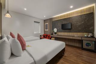 ELC Luxury Hotel Danang - 1