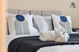 2 Bed Home near Etihad & Manchester City Centre on a quiet street with Free Parking - 3