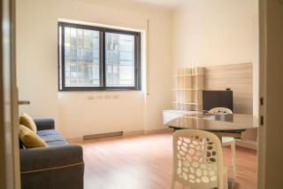 Bari Station Home - 9