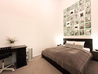 Cozy 2BR Ground Floor Apt in Downtown Budapest AC - Green Piano - 9