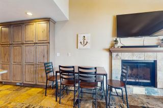 Lake Chelan Shores - Beachfront Splendor 12-5 - Lakeside - 7