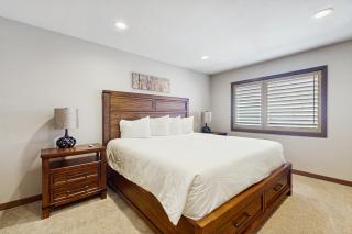 Lake Chelan Shores - Beachfront Splendor 12-5 - 3