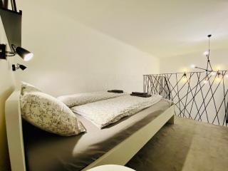 Cozy 2BR Ground Floor Apt in Downtown Budapest AC - Green Piano - 3