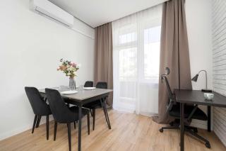 Elegant Apartment in Wrocław Center with Desk and Air Conditioned Living Room by Noclegi Renters - 3