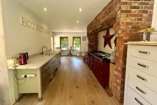 Elegant Hampshire Countryside Stay - 7