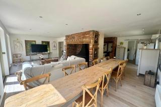 Elegant Hampshire Countryside Stay - 9