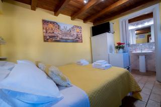 Little house Airport - 9