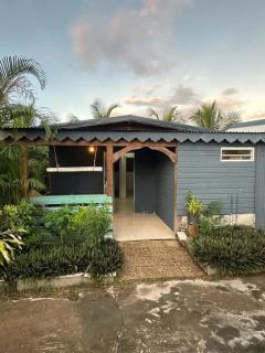 Bungalow cosy à Sainte-Anne avec jardin - 0