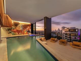 Casino & Luxury Sky High Oceanview 2BR 2BA Parking - 8